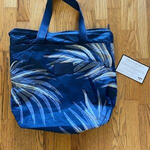 Aloha Brand New Day Tripper Splash Proof Bag